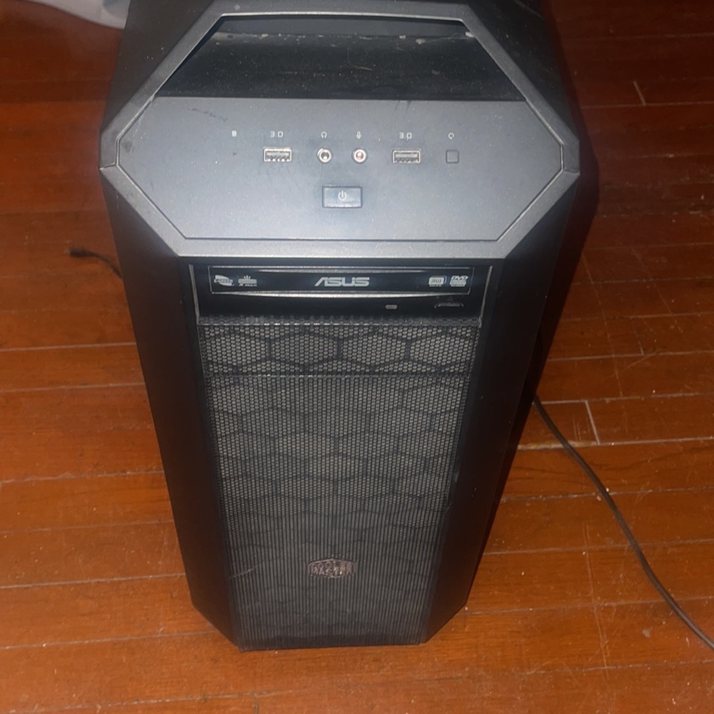 Custom built pc - Picture 2 of 4